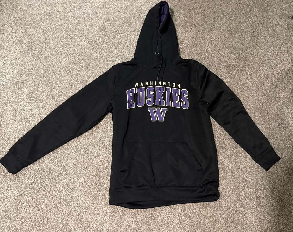 Colosseum Washington Huskies Black Pullover Hoodie